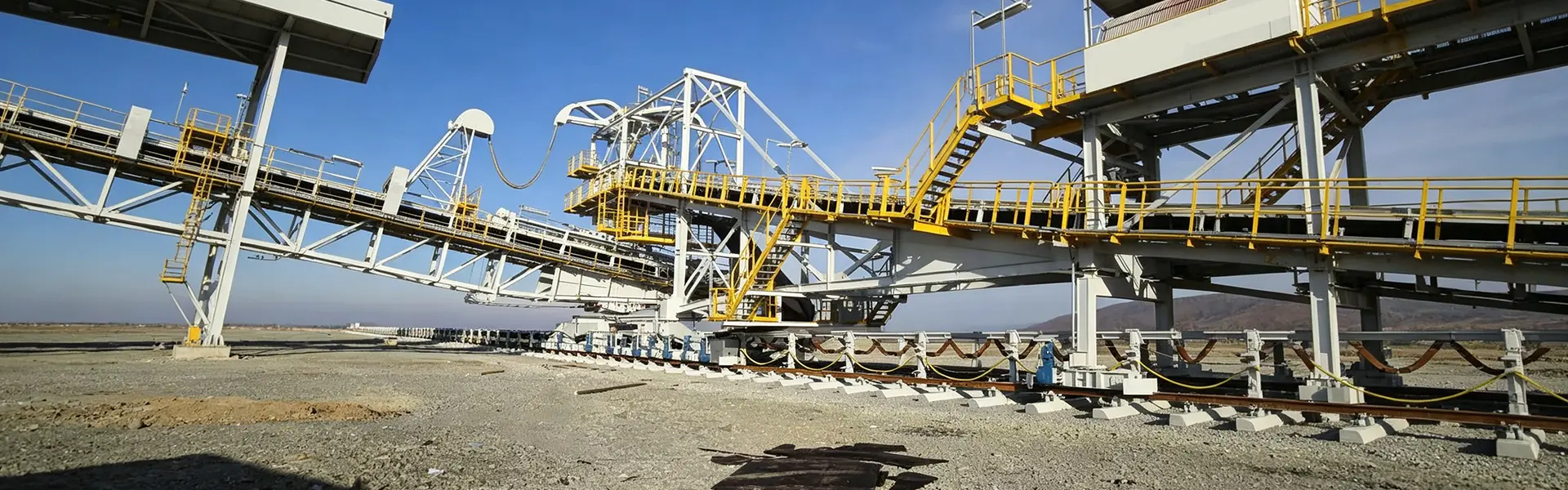 ゴム製エレベーターベルト